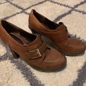 Sofft Size 9 Leather platform shoes